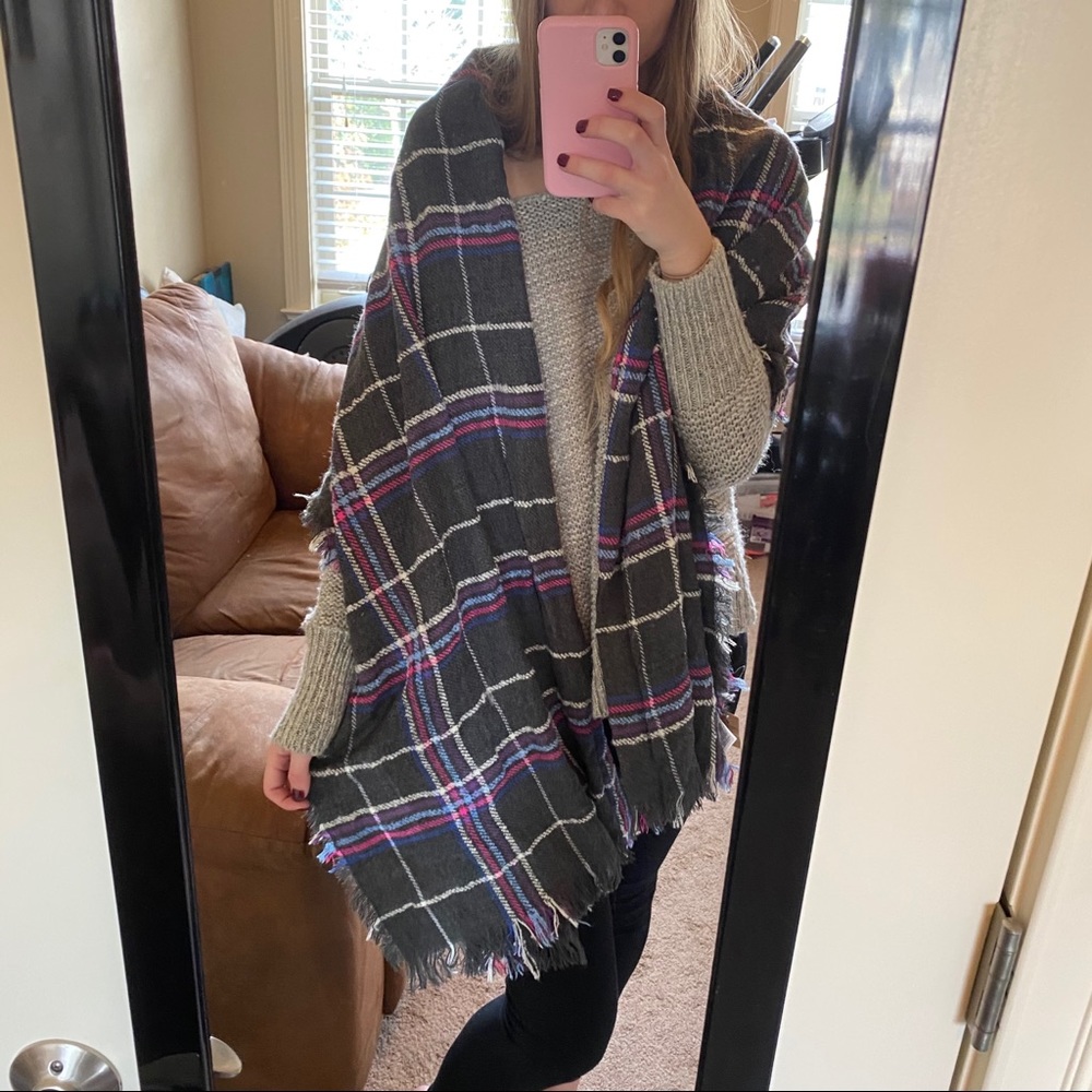 NWT American Eagle Blanket Scarf
